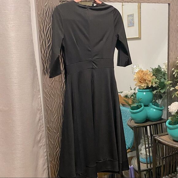 𝅺🌷 Elegant  🌷 V Neck A Line Dress w/ Pockets & 3/4 Sleeves - Picture 2 of 5
